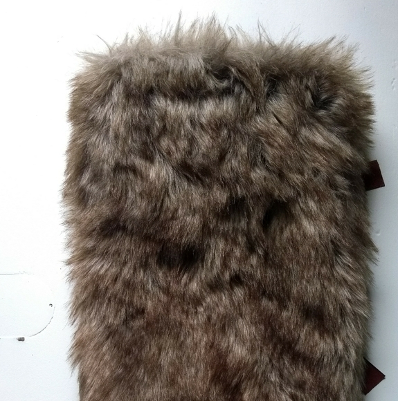 NWOT Wine Faux Fur & Insulated Bottle Cover - Picture 6 of 12